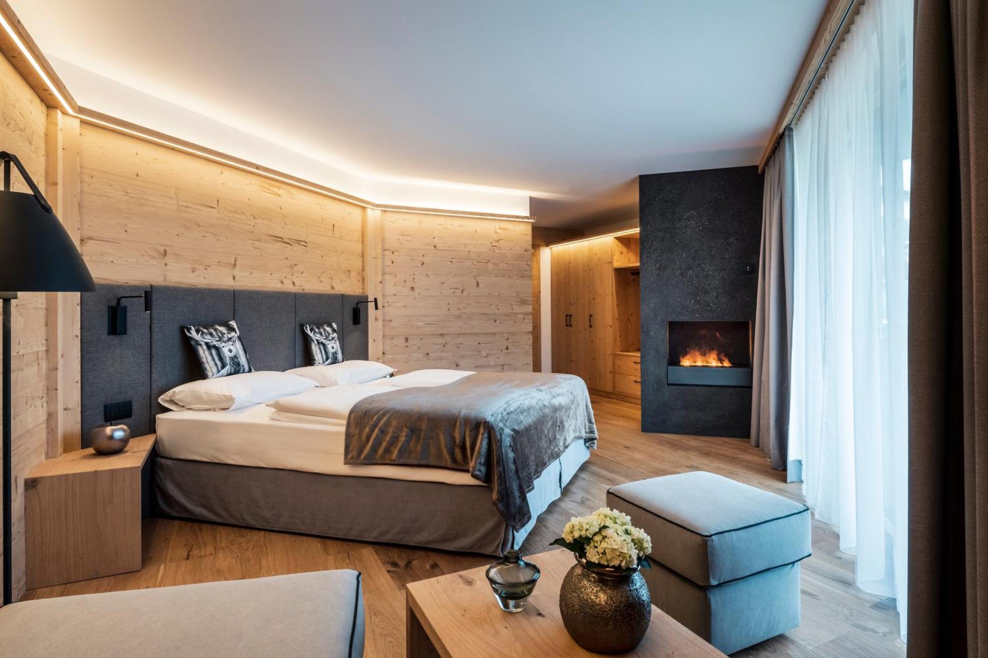 לה וילה Hotel Antines מראה חיצוני תמונה