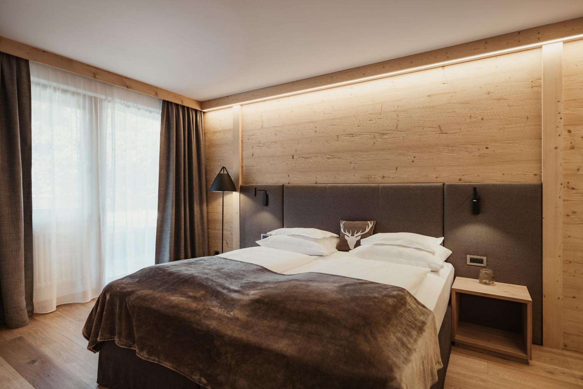 לה וילה Hotel Antines מראה חיצוני תמונה