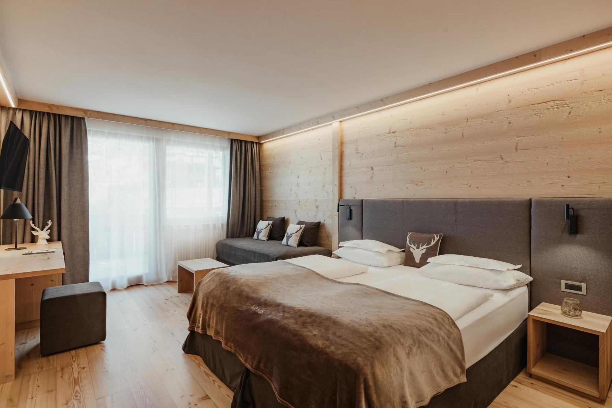 לה וילה Hotel Antines מראה חיצוני תמונה